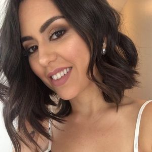 Meet your Posher, Alejandra